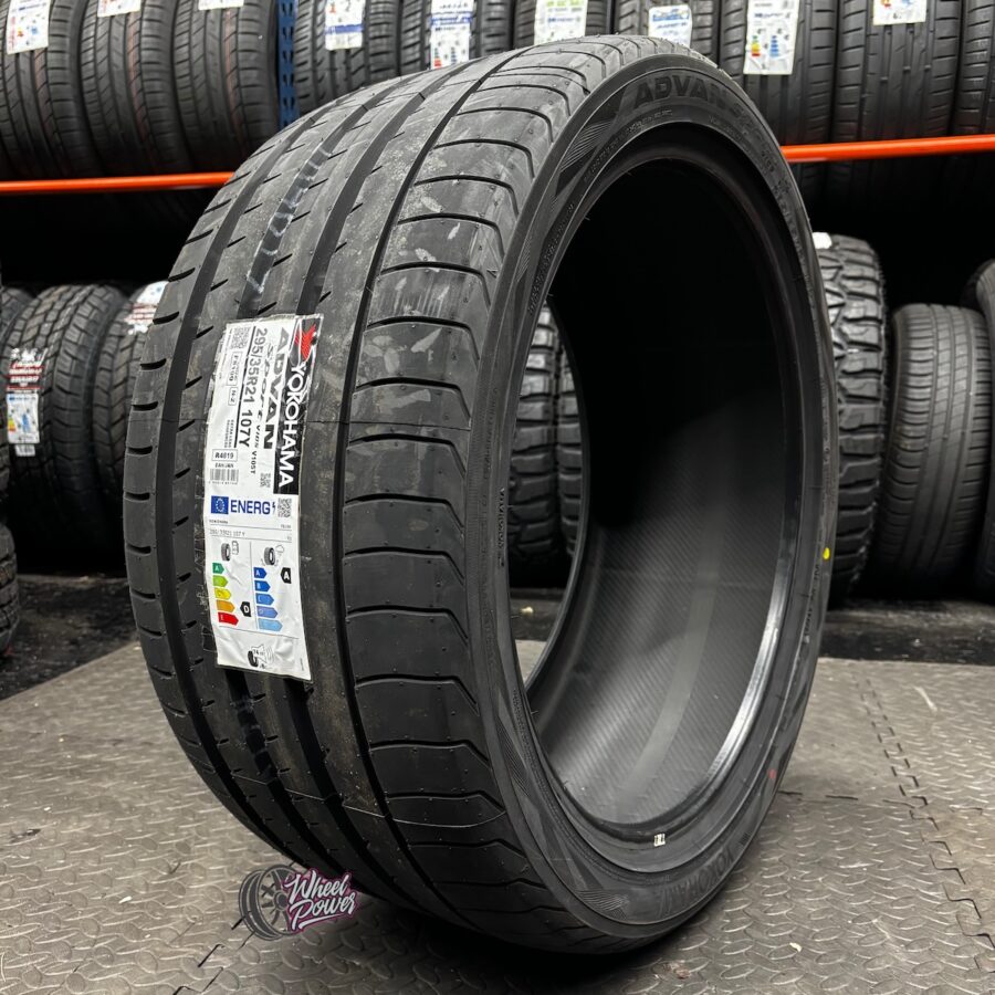 Yoko2953521 1 295/35R21 107Y Yokohama Advan Sport V105 Porsche (N-2) Tyre Fitted