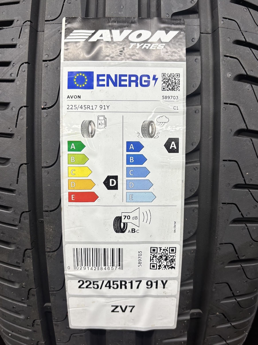 2254517zv791y 225/45R17 91Y XL Avon ZV7 Tyre Fitted