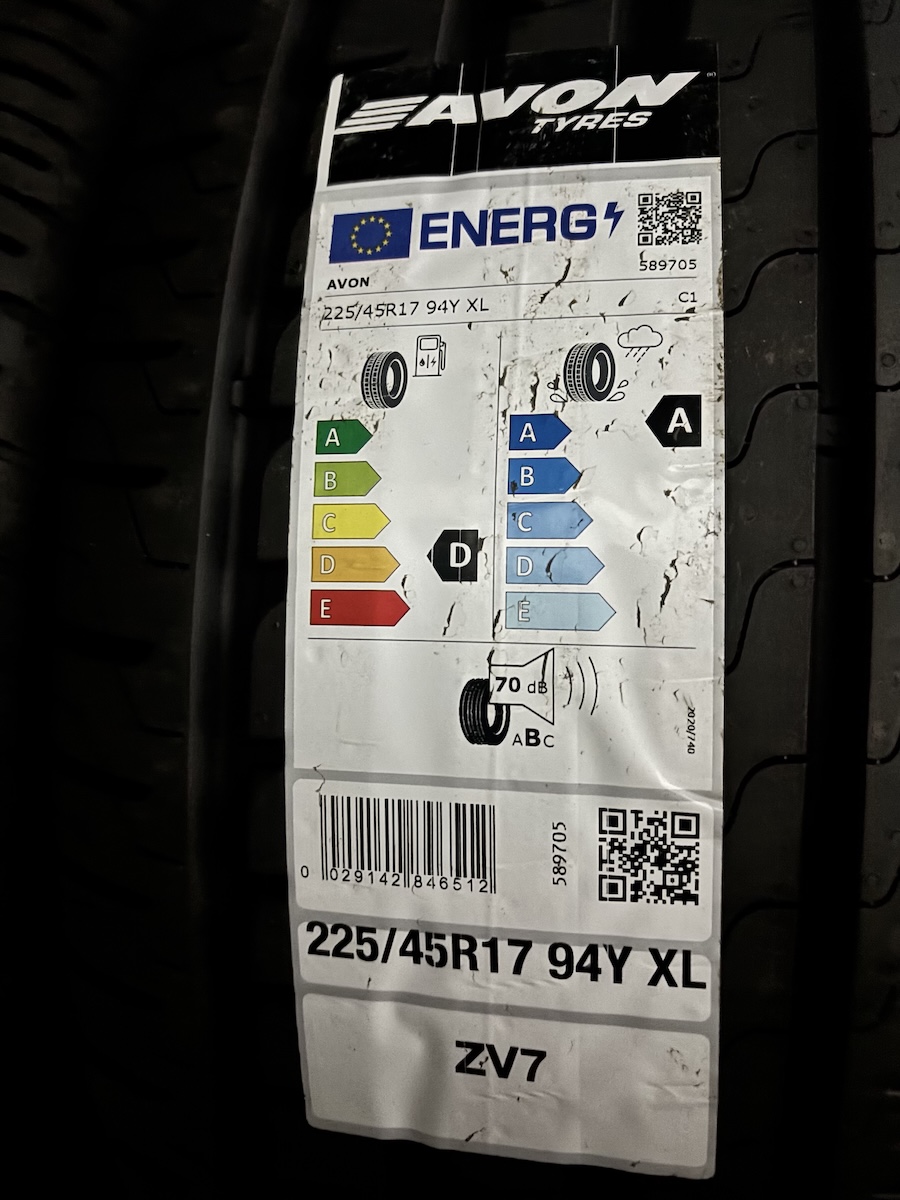 2254517zv794y 225/45R17 94Y XL Avon ZV7 Tyre Fitted
